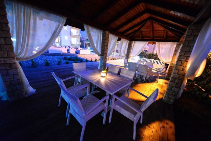 Image No.7-7 Bed Property for sale