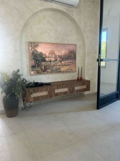 Image No.10-4 Bed Property for sale