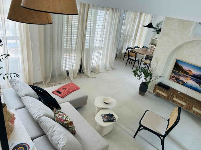 Image No.11-4 Bed Property for sale