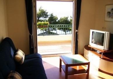 Image No.10-11 Bed Property for sale