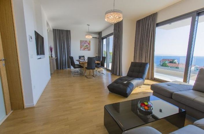 Image No.11-4 Bed Property for sale