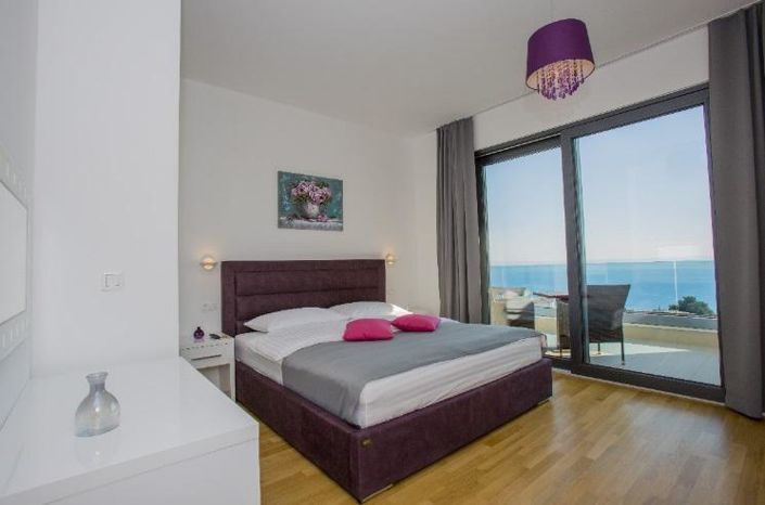 Image No.13-4 Bed Property for sale