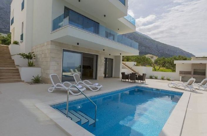 Image No.9-4 Bed Property for sale