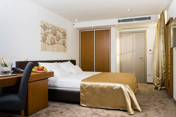 Image No.4-Propriété de 14 chambres à vendre à Split