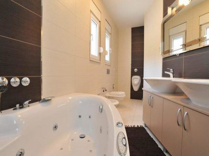 Image No.12-Propriété de 4 chambres à vendre à Split