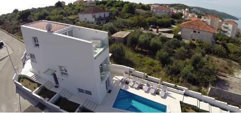 Image No.2-Propriété de 3 chambres à vendre à Ciovo