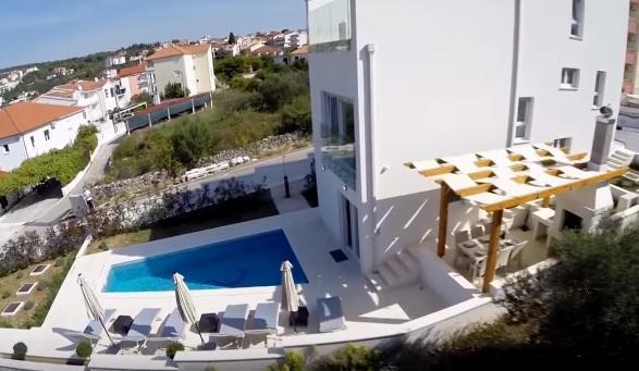 Image No.3-Propriété de 3 chambres à vendre à Ciovo