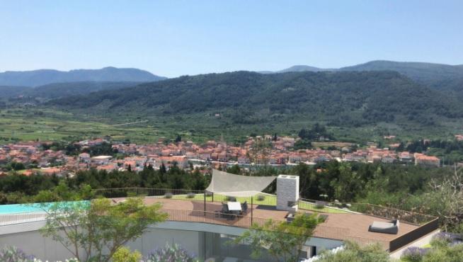 Image No.20-5 Bed Property for sale