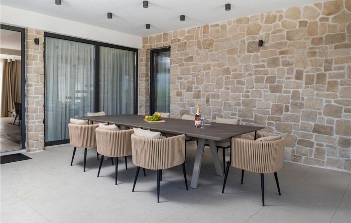 Image No.10-4 Bed Property for sale