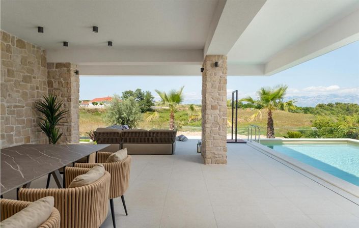 Image No.14-4 Bed Property for sale