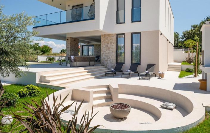 Image No.2-4 Bed Property for sale