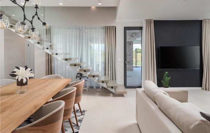 Image No.22-4 Bed Property for sale