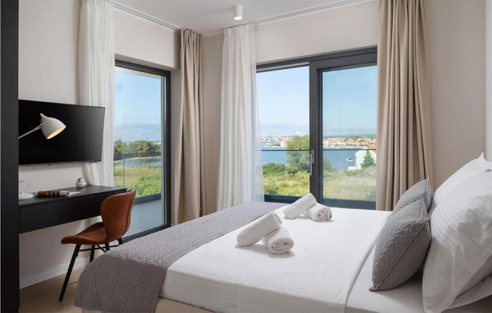 Image No.8-4 Bed Property for sale