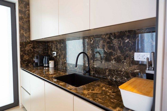 Image No.11-3 Bed Property for sale