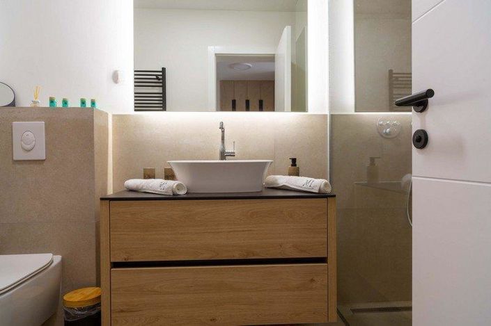 Image No.20-3 Bed Property for sale