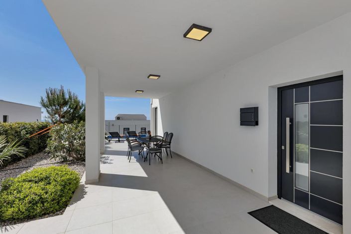 Image No.18-4 Bed Property for sale