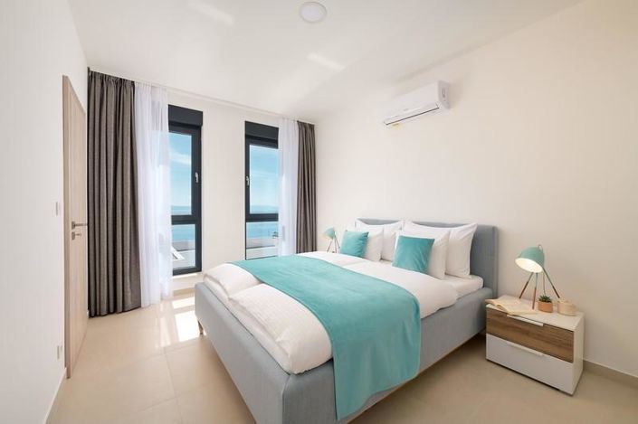 Image No.9-3 Bed Property for sale