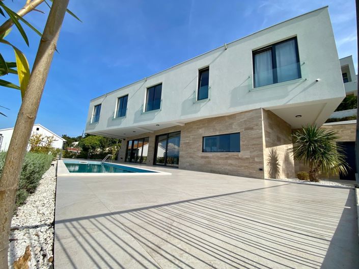 Image No.2-Propriété de 4 chambres à vendre à Ciovo