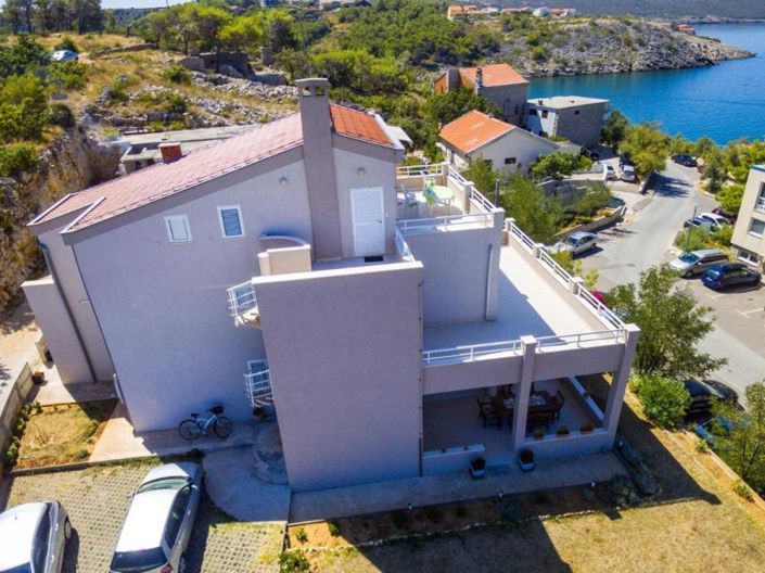 Image No.3-Propriété de 7 chambres à vendre à Novigrad