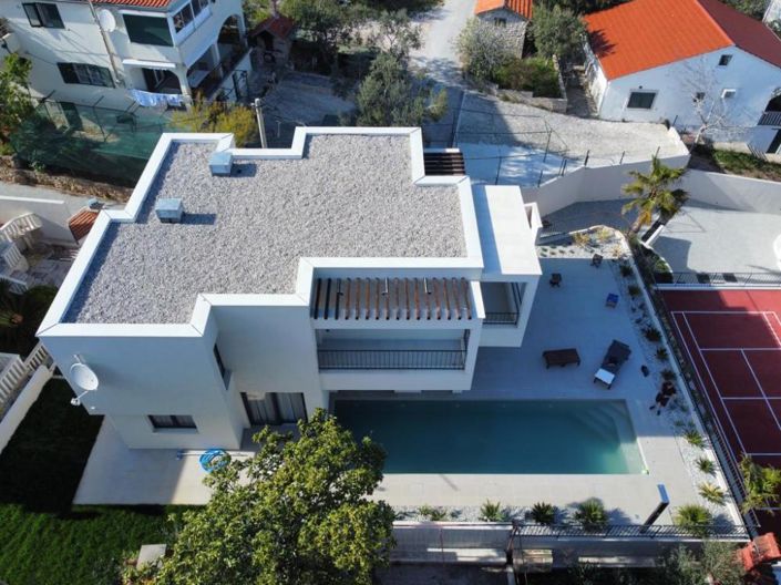 Image No.16-4 Bed Property for sale