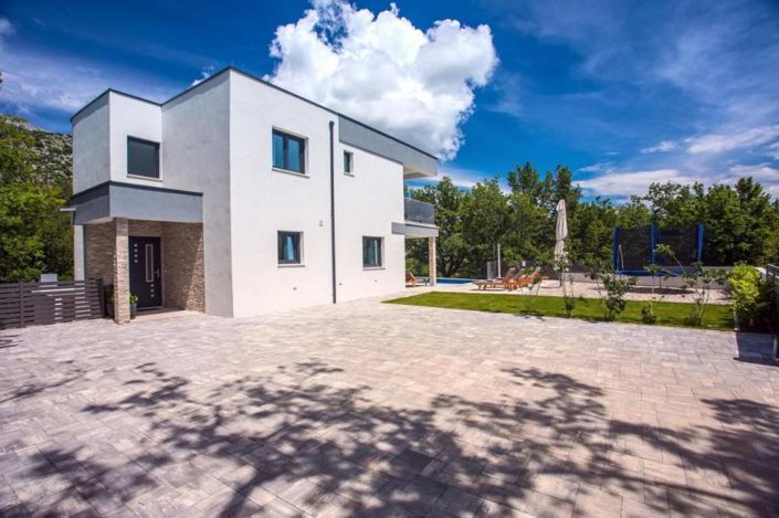 Image No.6-Propriété de 4 chambres à vendre à Omiš