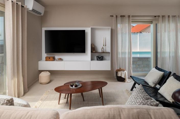 Image No.10-4 Bed Property for sale