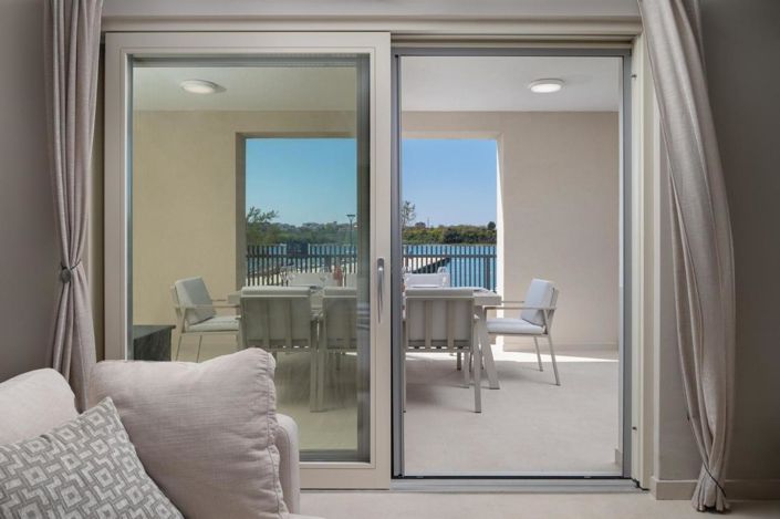 Image No.20-4 Bed Property for sale