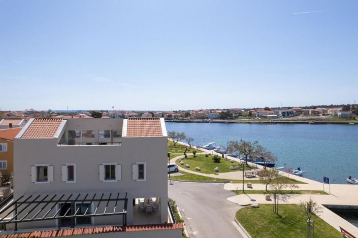 Image No.5-4 Bed Property for sale