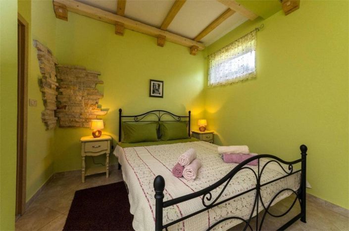 Image No.9-Propriété de 10 chambres à vendre à Posedarje