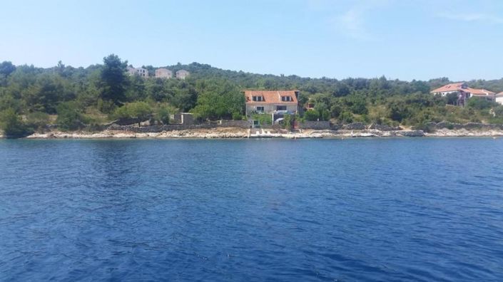 Image No.19-6 Bed Property for sale