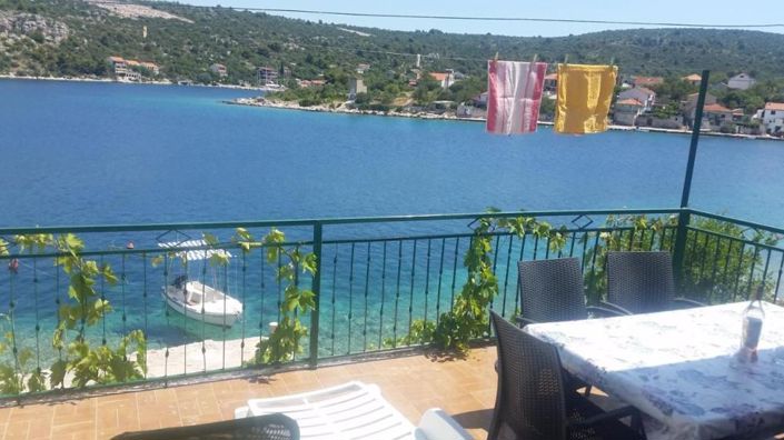 Image No.20-6 Bed Property for sale