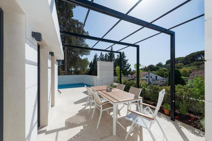 Image No.22-3 Bed Property for sale