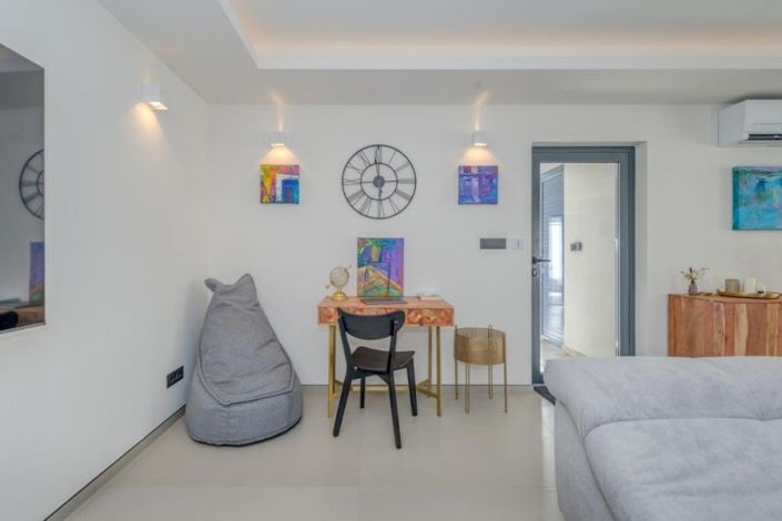 Image No.9-3 Bed Property for sale