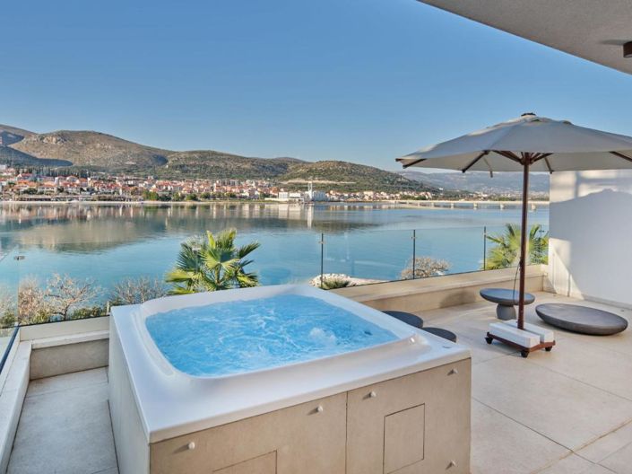 Image No.4-5 Bed Property for sale