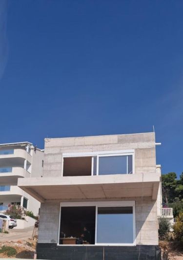 Image No.8-3 Bed Property for sale