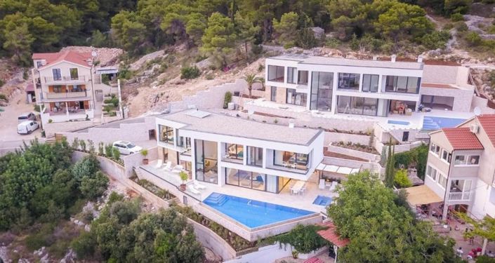 Image No.13-4 Bed Property for sale