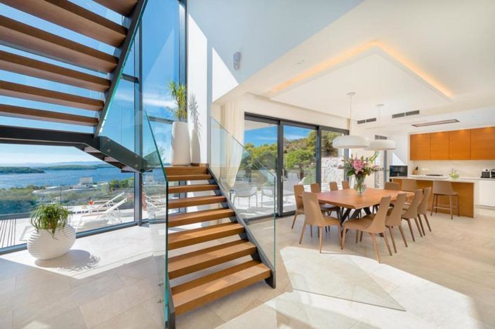 Image No.6-4 Bed Property for sale