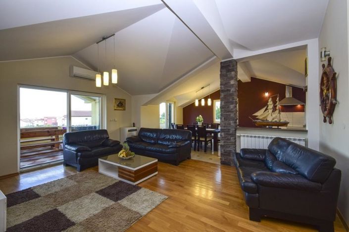 Image No.10-Propriété de 7 chambres à vendre à Vodice