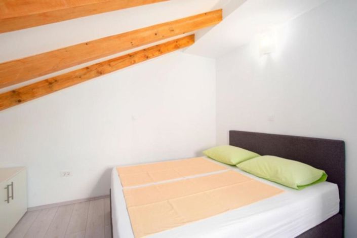 Image No.21-10 Bed Property for sale