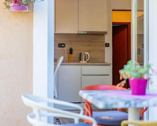 Image No.10-Propriété de 10 chambres à vendre à Bibinje