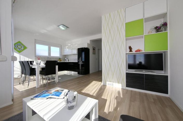 Image No.13-6 Bed Property for sale