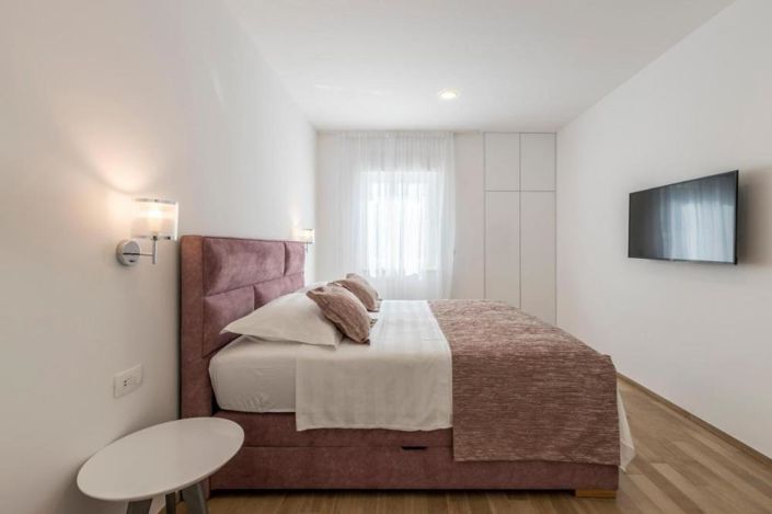 Image No.21-5 Bed Property for sale