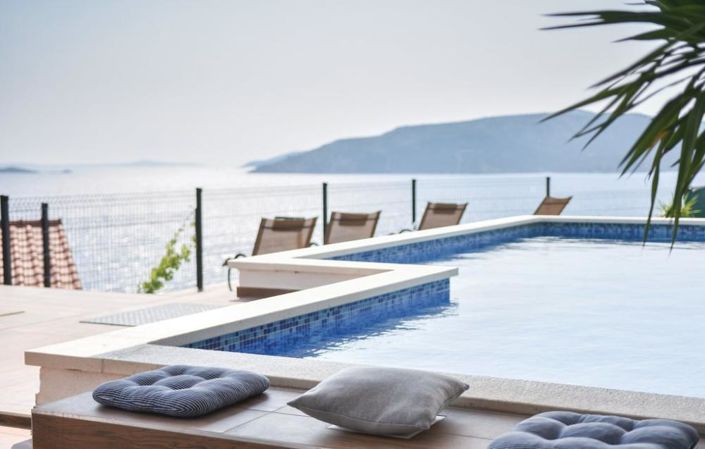 Image No.2-5 Bed Property for sale