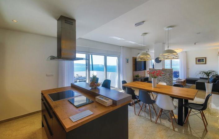 Image No.21-5 Bed Property for sale