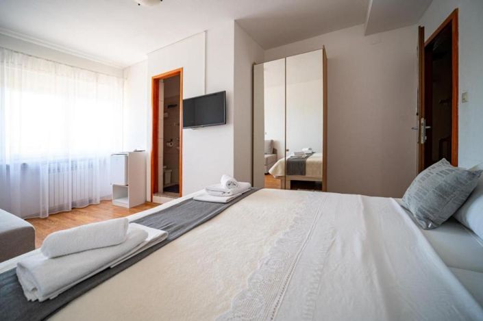 Image No.24-Propriété de 14 chambres à vendre à Sukošan