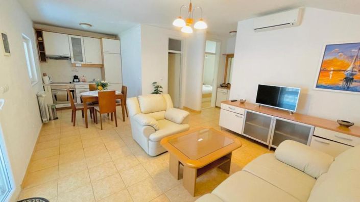 Image No.21-10 Bed Property for sale