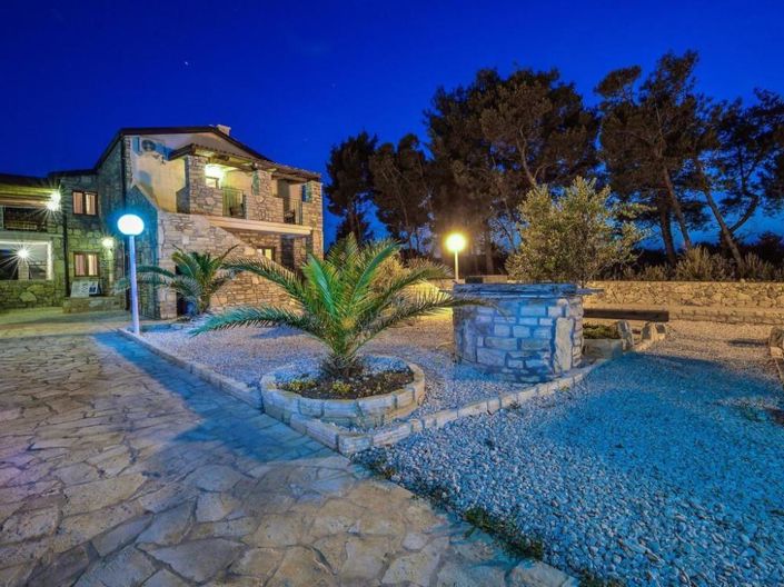 Image No.6-Propriété de 10 chambres à vendre à Vir