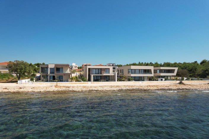 Image No.13-4 Bed Property for sale