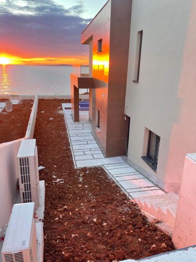 Image No.16-4 Bed Property for sale