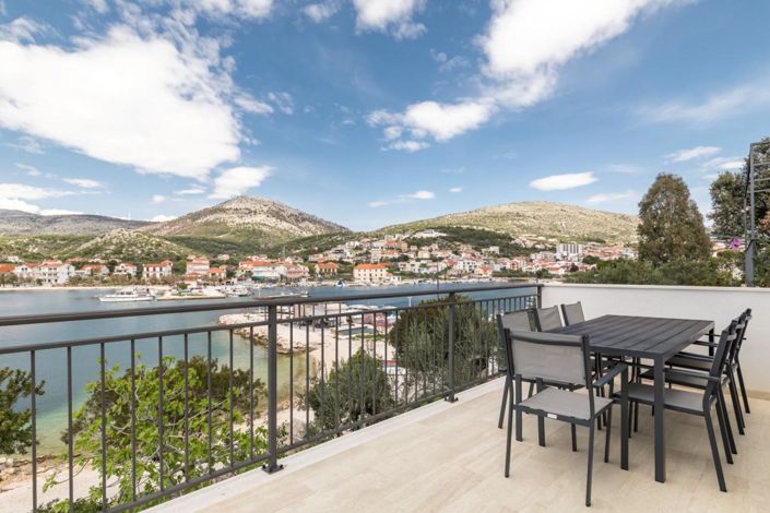 Image No.6-6 Bed Property for sale